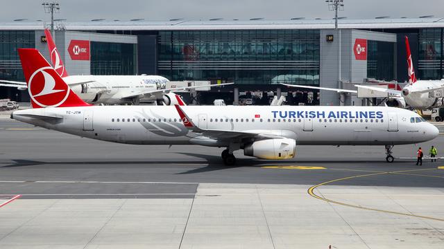 TC-JTM:Airbus A321:Turkish Airlines